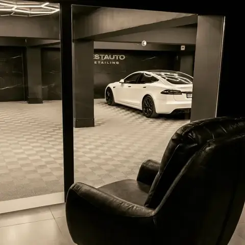 Tesla Model S BESTAUTO-ს სტუდიაში