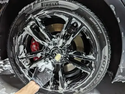 საბურავის დეთეილინგი BESTAUTO-ში